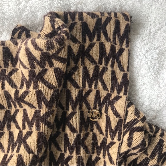 Michael Kors Signature Print Gold Logo Infinity Scarf - Picture 2 of 4